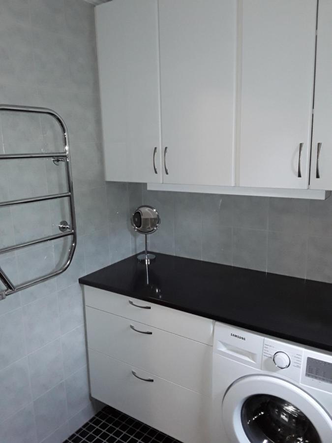 The Cottage Badelunda Вестерос Екстер'єр фото