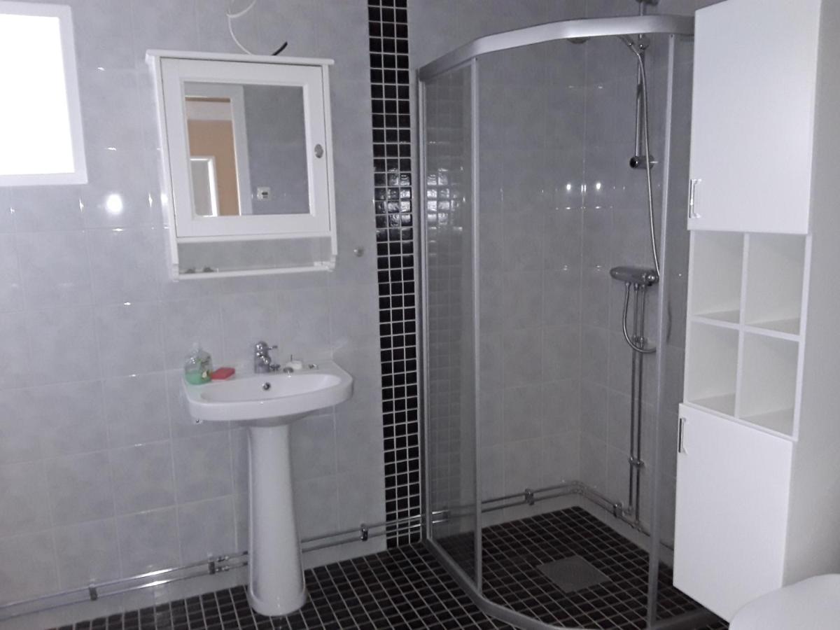 The Cottage Badelunda Вестерос Екстер'єр фото